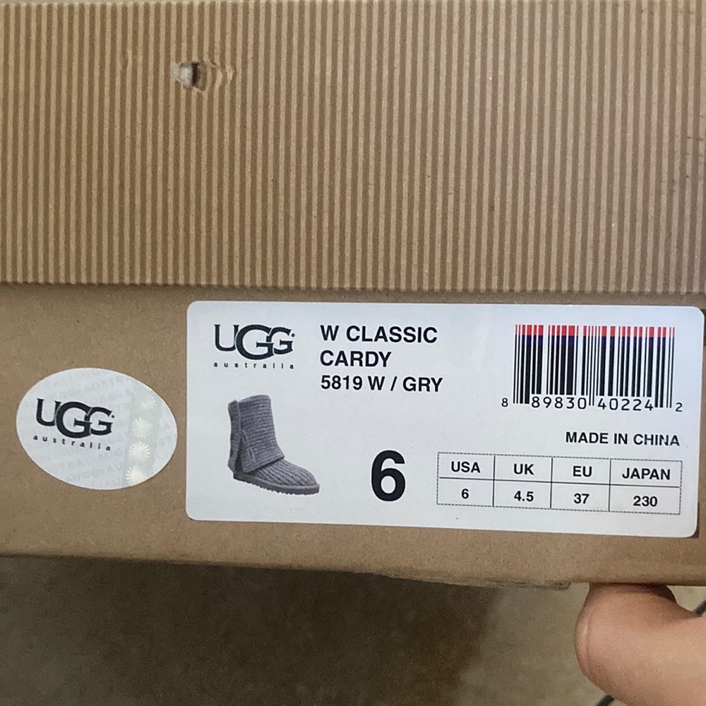 New UGG boot size 6